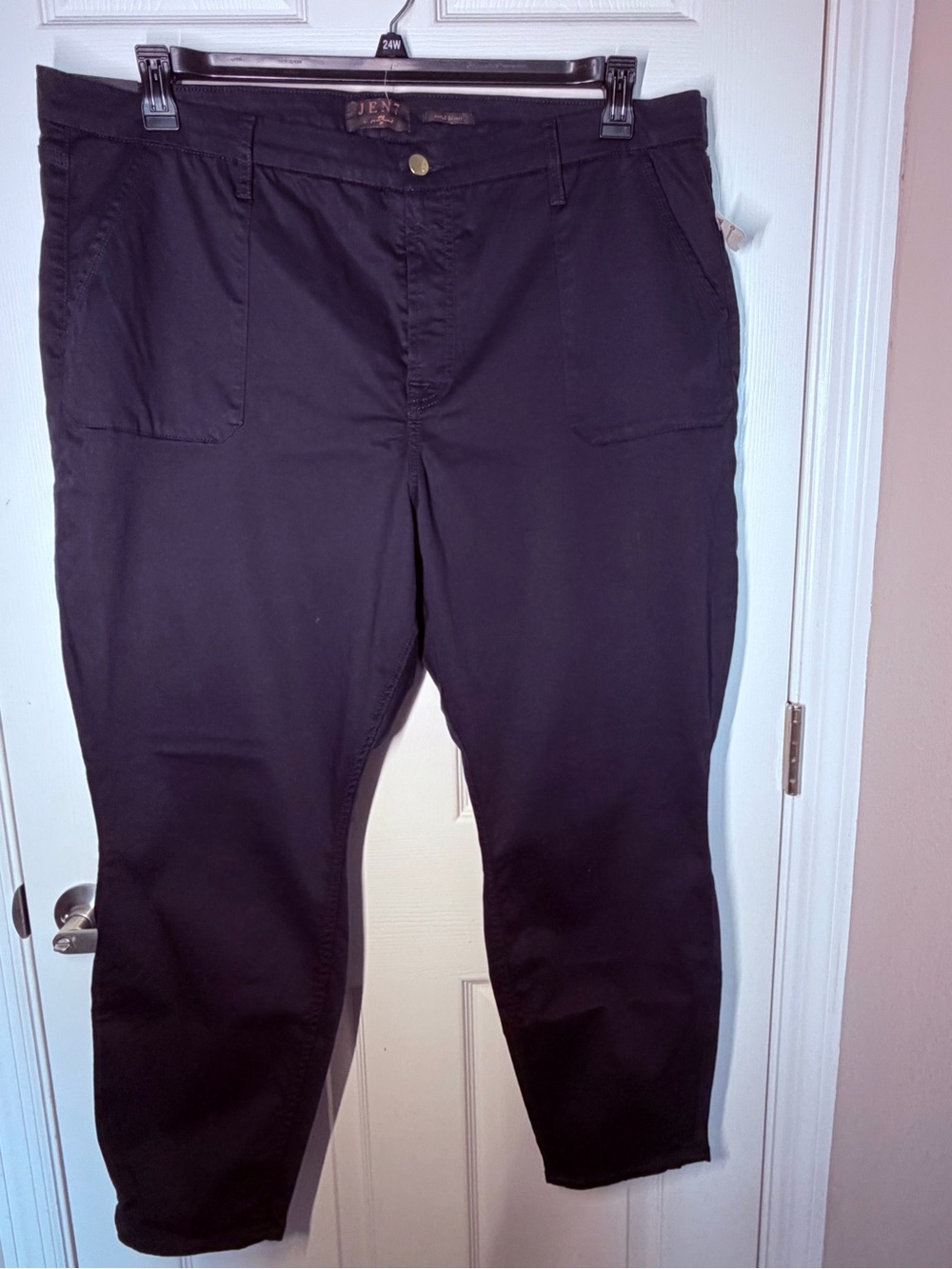 NWT! Slim Ankle-Length Skinny Pants in Dark Navy